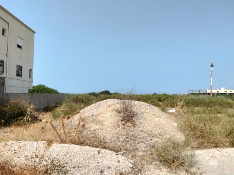 Terrain front de mer