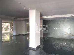 Villa de 800 m2 sur artre principale