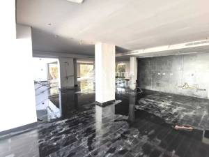 Villa de 800 m2 sur artre principale