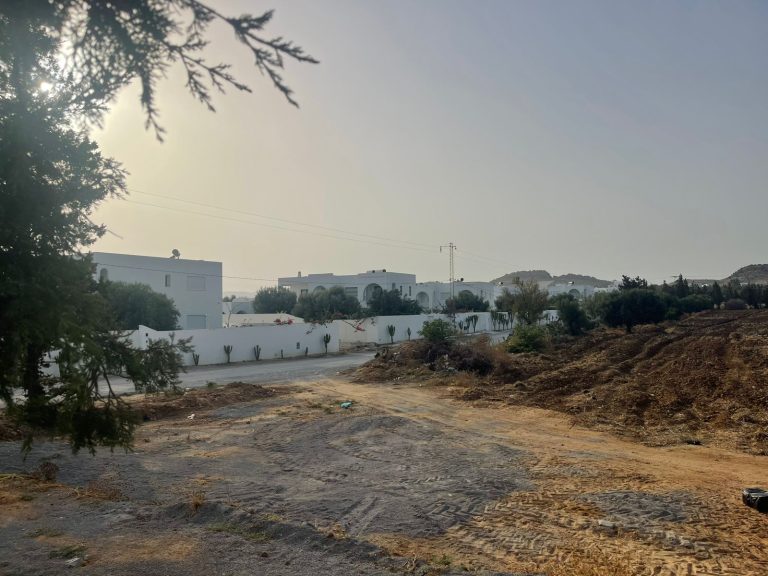 Un lot de terrain de 3200 m2 a monchar