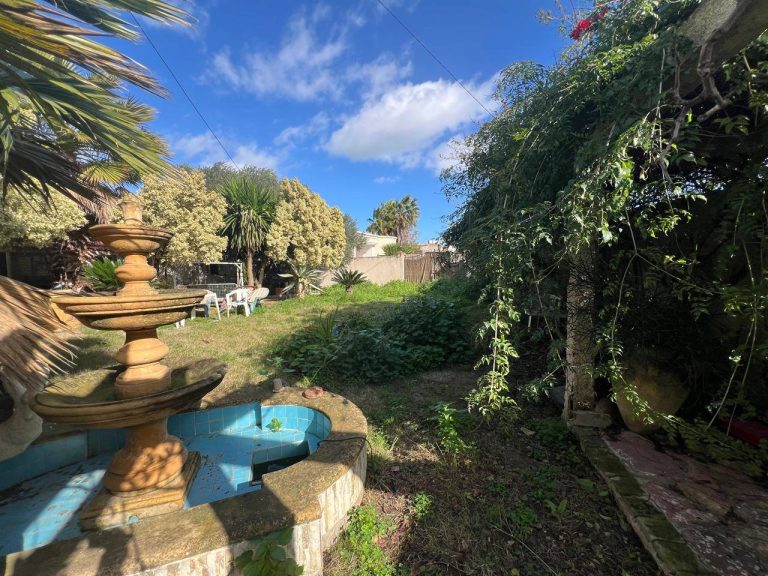 Un superbe terrain avec maison &agrave; sidi younes