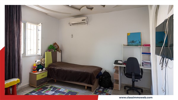 Maison de 150 m2 sur 240 m2 pour 150 md