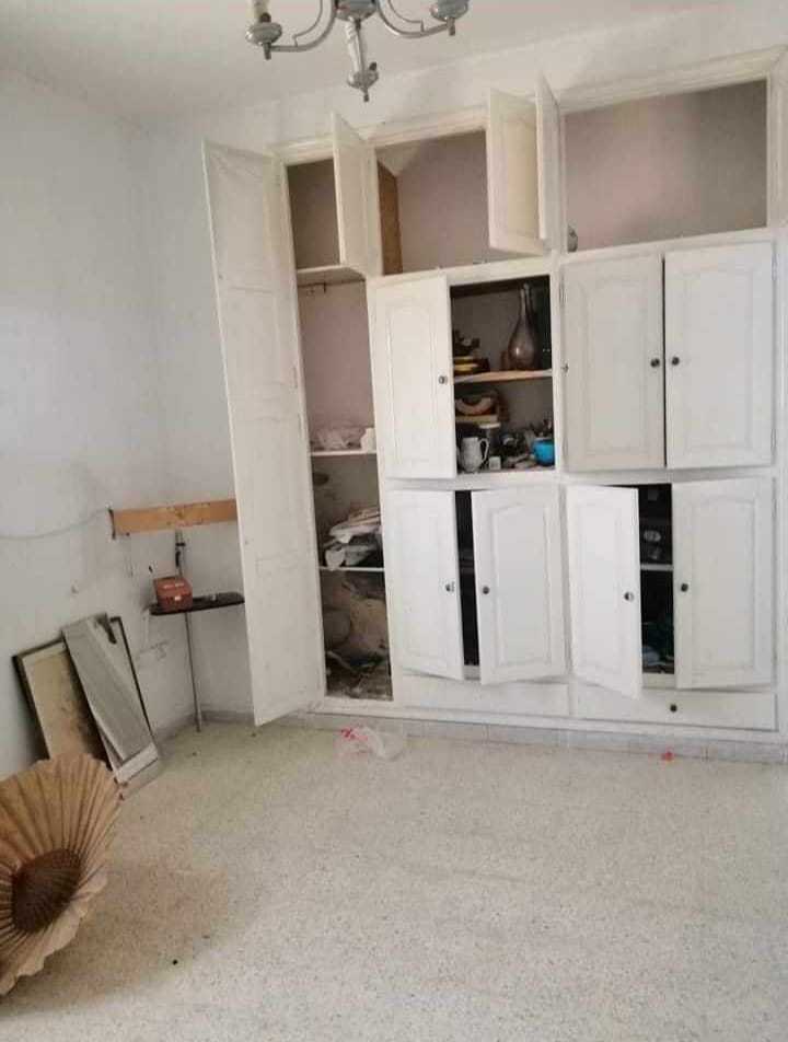 Belle apportunit&eacute; villa et depot