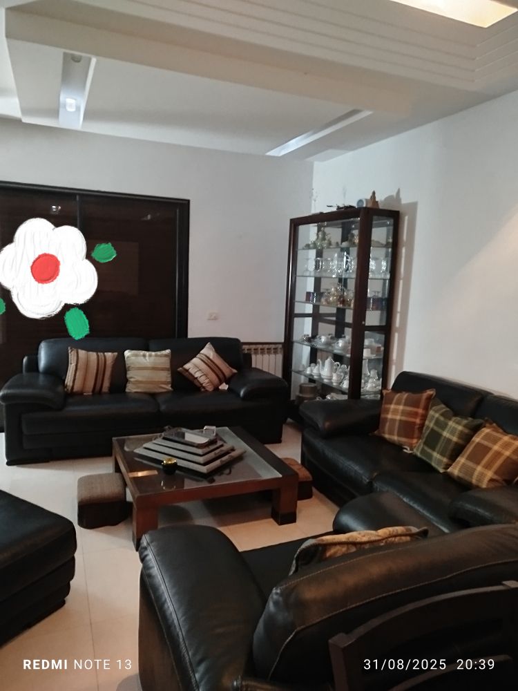 Une maison moderne sise dans le coin