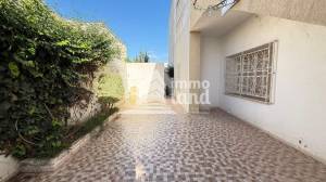 Villa de 319m2 terrain et 350m2 bti