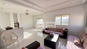 Villa de 319m2 terrain et 350m2 bti