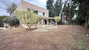 Une villa de 751m2 terrain et 450m2