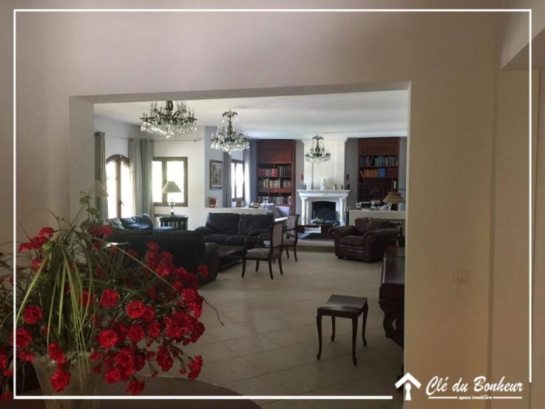 Villa spacieuse plain pied avec piscine