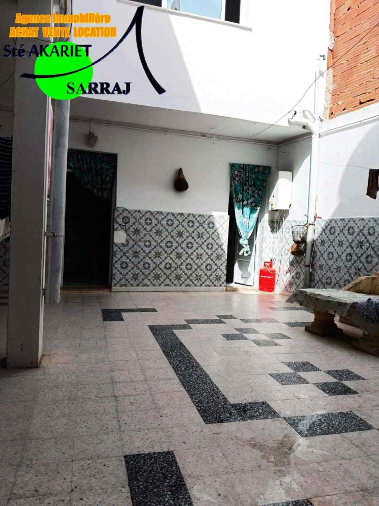 Maison r1 &agrave; khzema ouest pr&eacute;s de mosqu&eacute;e msadek