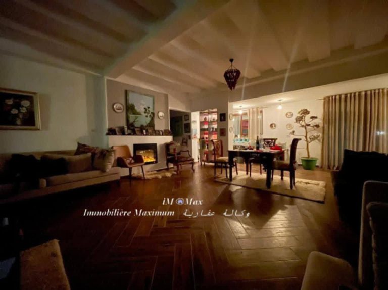 Terrain 800 m2oliviers avec villa et chalets