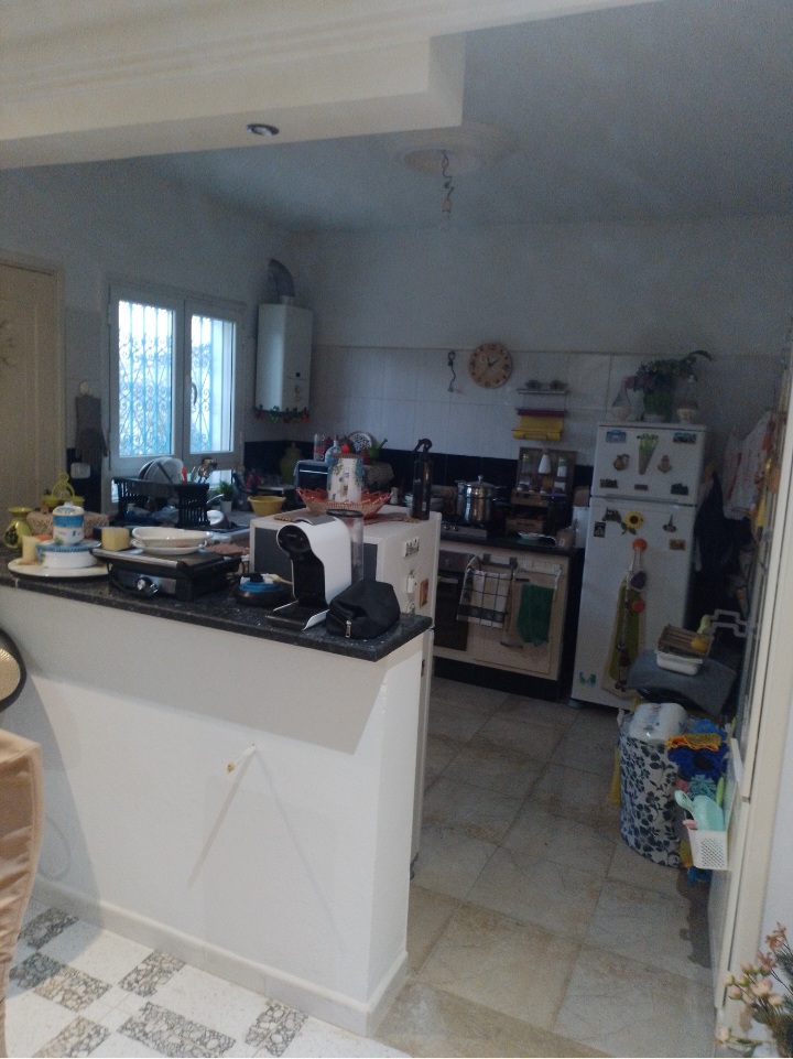 Maison ind&eacute;pendante plus parking hammamet