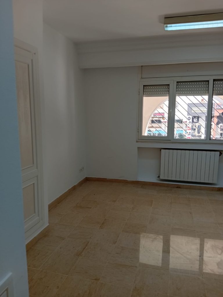 Un petit appartement s2 &agrave; enasr 2