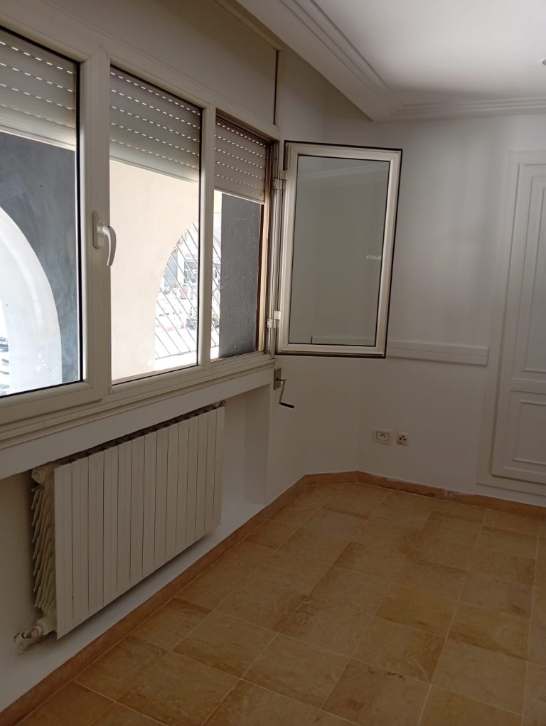 Un petit appartement s2 &agrave; enasr 2