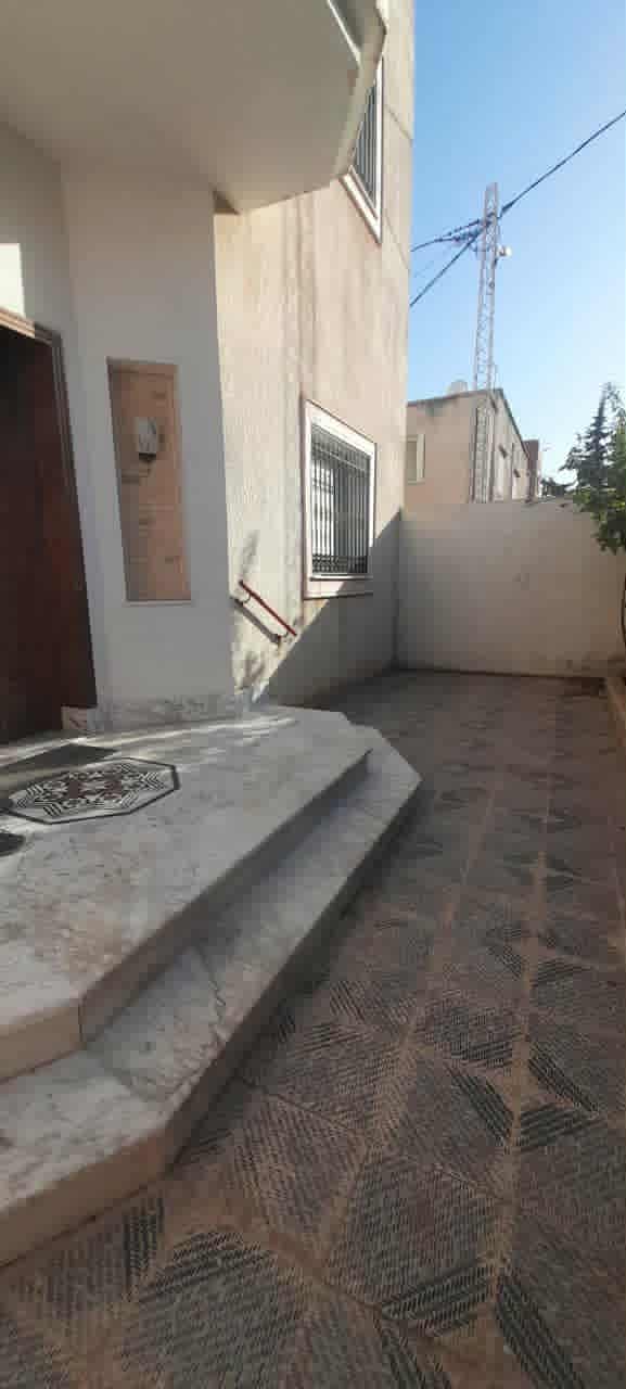 R plus 2 &eacute;tages standing