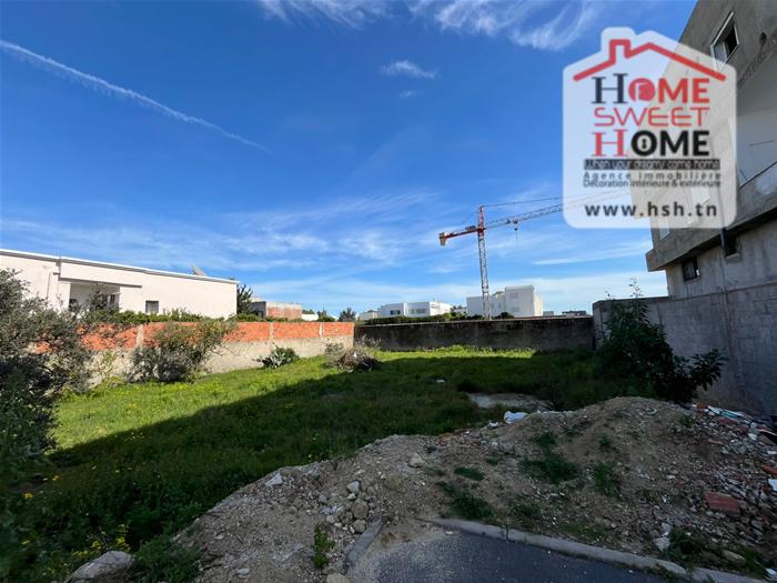 Terrain villa yani &agrave; la soukra