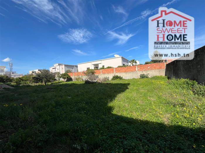 Terrain villa yani &agrave; la soukra