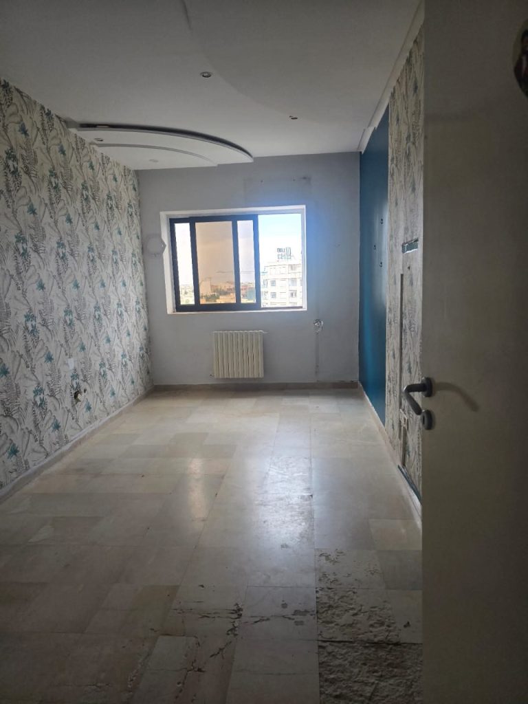 Appartement s2 de 112m avec place de parking priv&eacute;