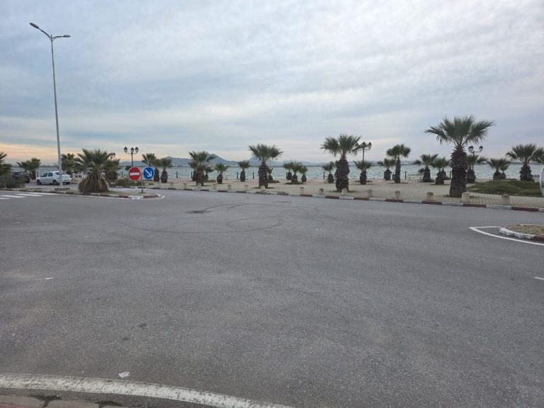 Magnifique terrain constructible r3 de 2000m lac 2