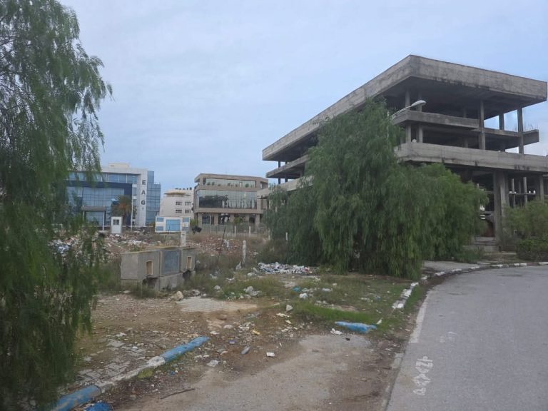 Magnifique terrain constructible r3 de 2000m lac 2