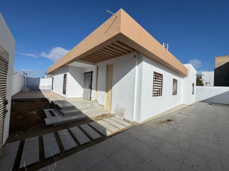 Villa avec piscine &agrave; chotrana 2