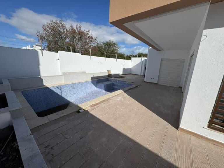 Villa avec piscine &agrave; chotrana 2