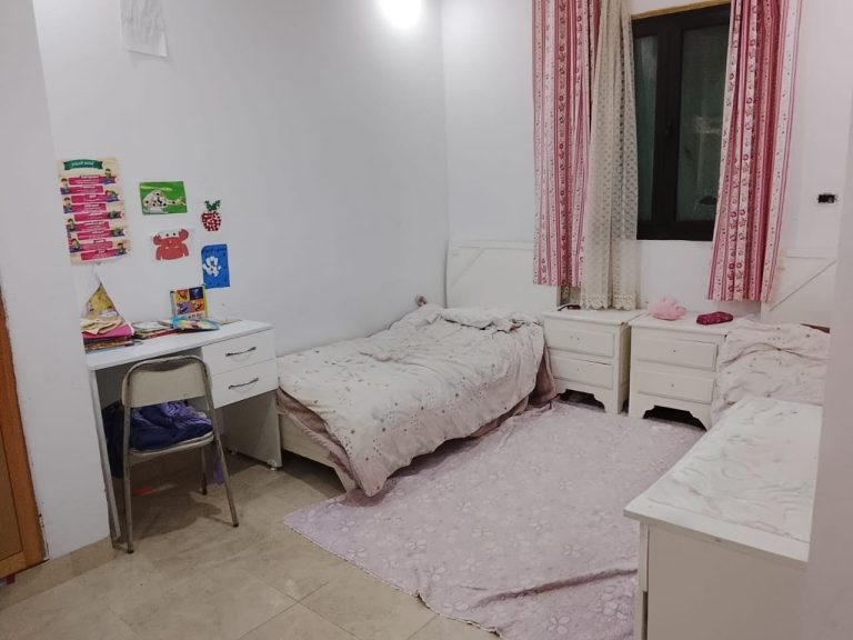 Maison neuf 200m s 3 avec fond de commerce