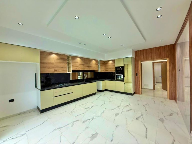 V598 villa martina martina