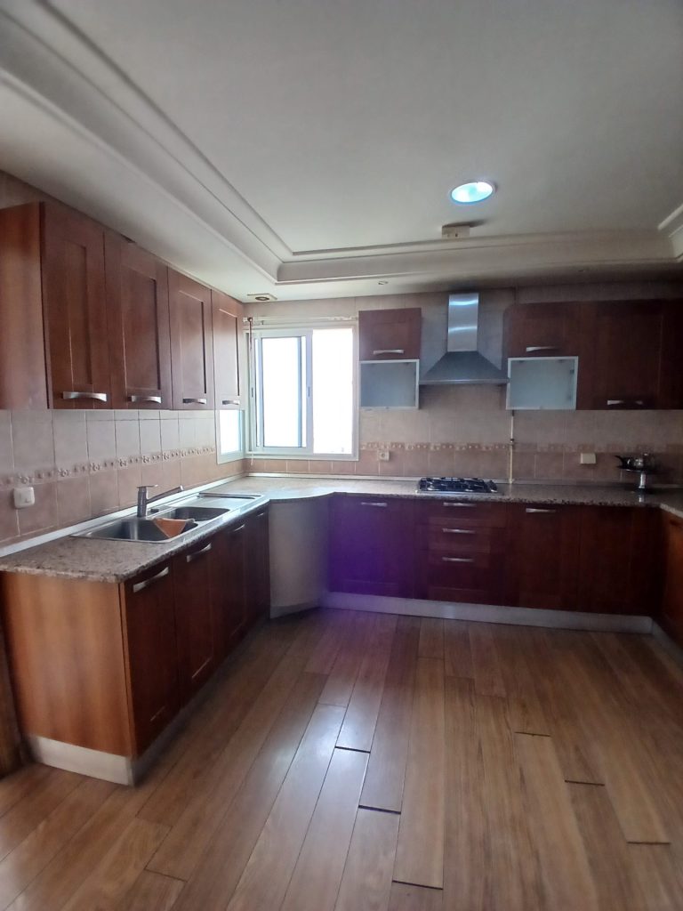 Appartement s3 cit&eacute; nasr 2 av hedi nouira