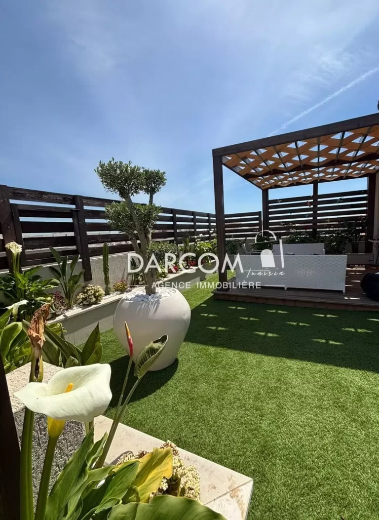 Villa jumel&eacute;e avec piscine