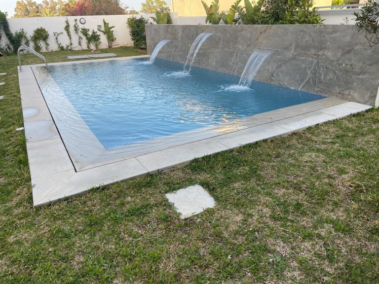 Villa cot&eacute; badira