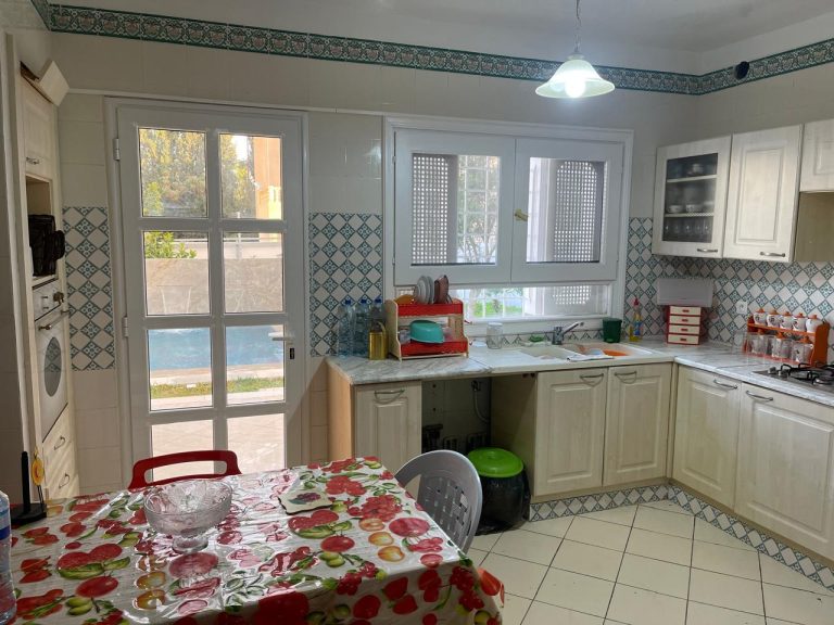 Villa cot&eacute; badira