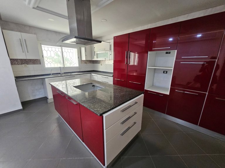 Villa sur deux niveau menzah 9a