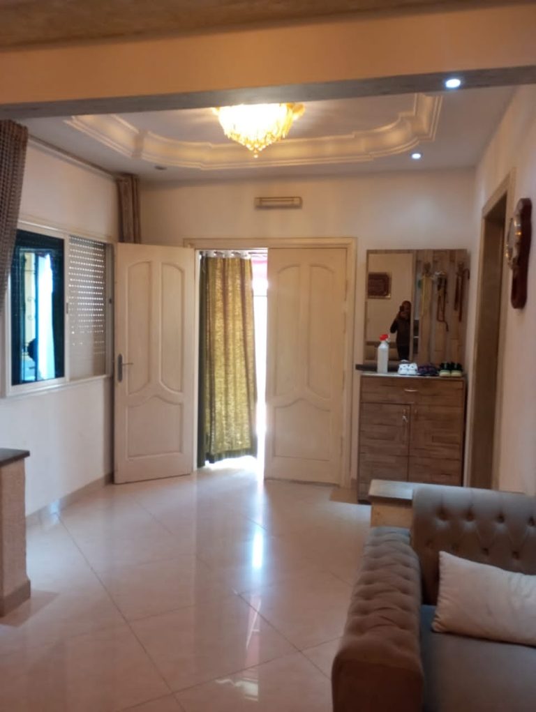 Av villa pas loin de la mer &agrave; hammamet sud