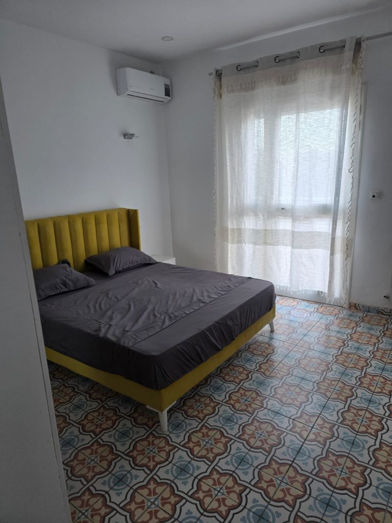 Villa avec piscine a la soukra