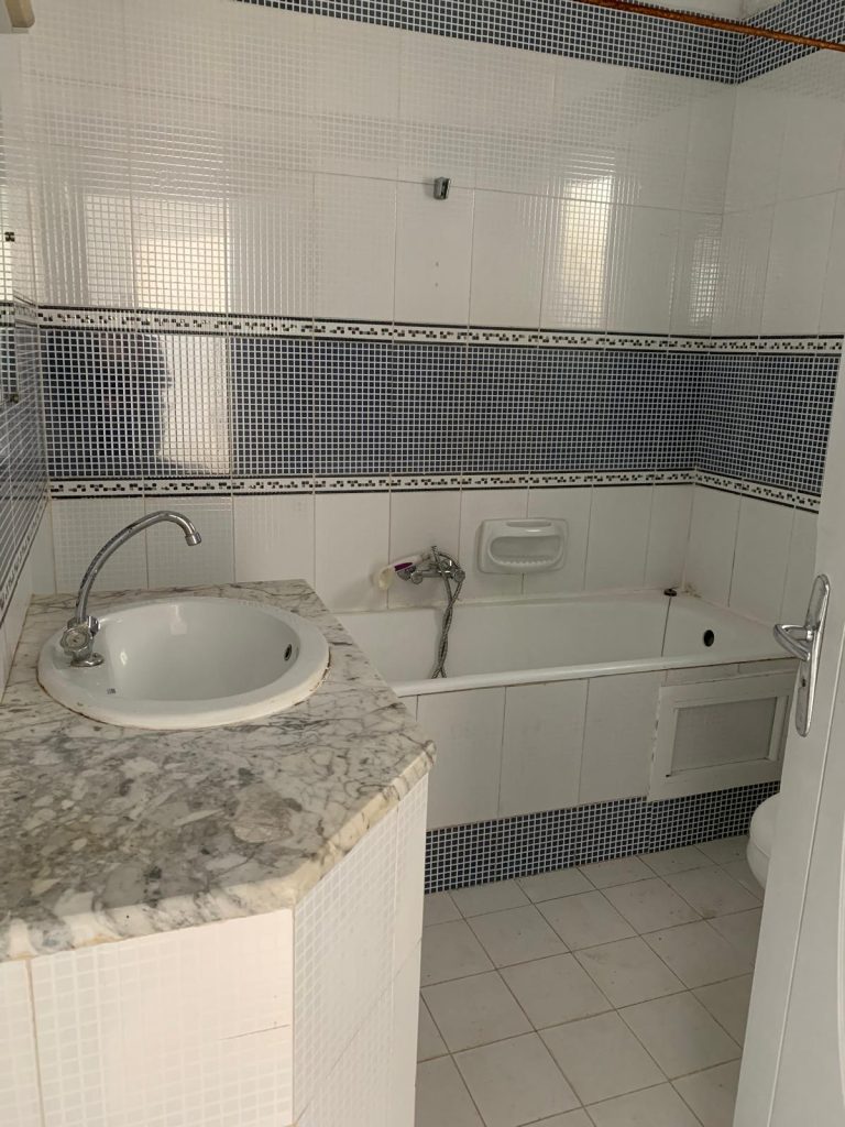 Appartement s2 cellier et place parking