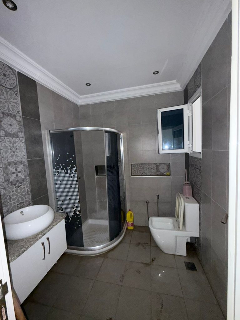 Apparemment s2 mourouj 5 1&egrave;re &eacute;tage