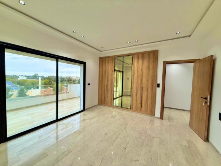 V598 villa martina c