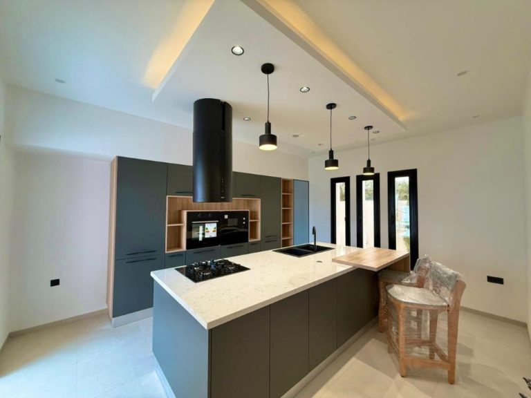 V597 villa oasis k