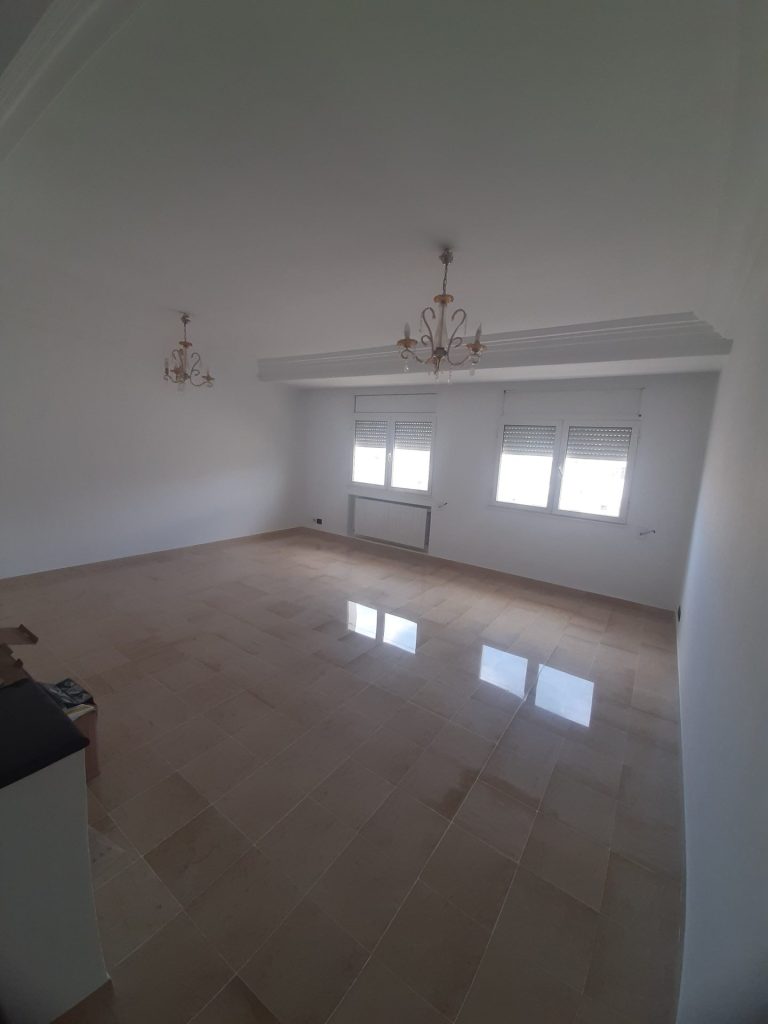 Ennasr 2 spacieux appt s4 bien situ&eacute;