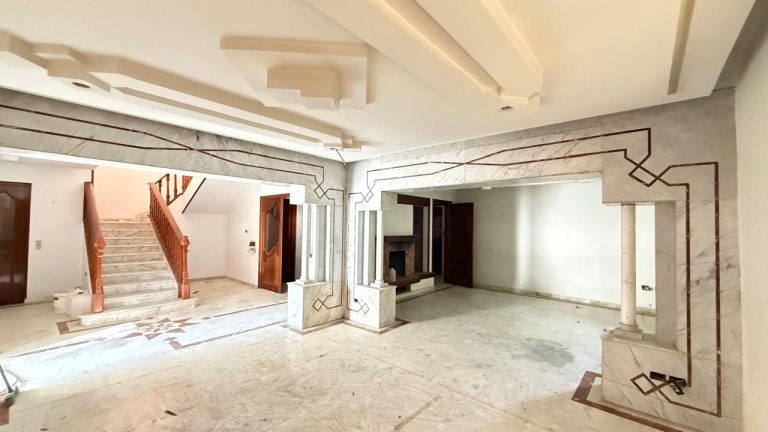 Villa sur trois niveaux a menzah 6