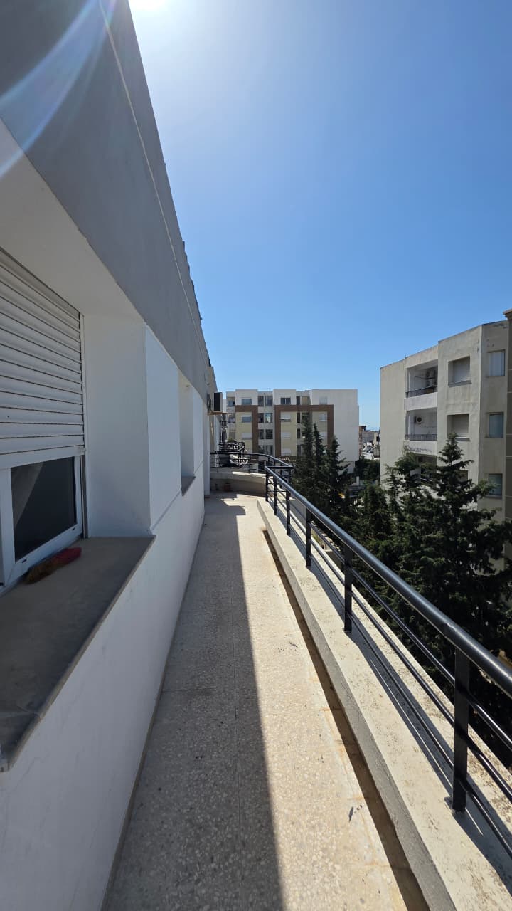 Appartement s3 avec terrasse jardins del menzah 1