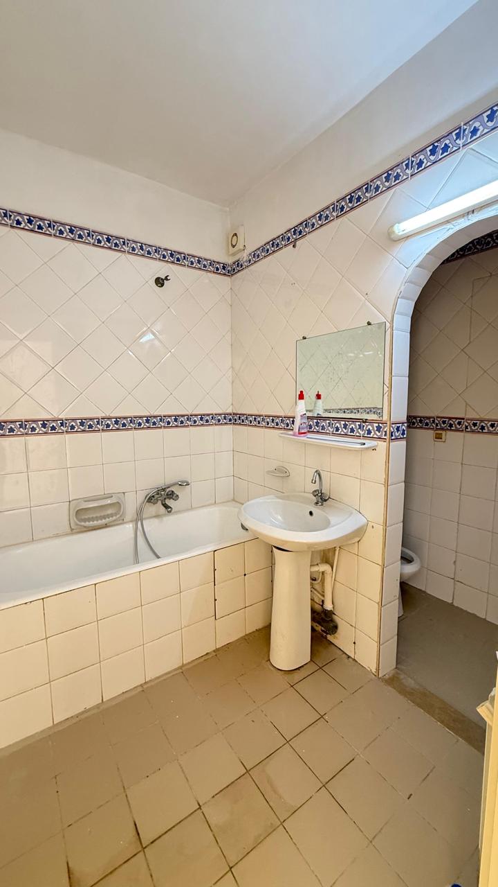 Appartement s3 cite hedi nouira ariana