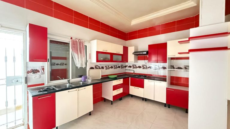Villa de deux &eacute;tages ind&eacute;pendants borj louzir