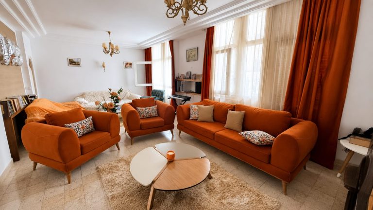 Villa de 462 m sur deux niveaux a menzah 1