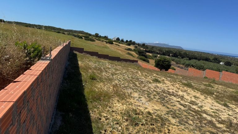 Terrain vue de mer