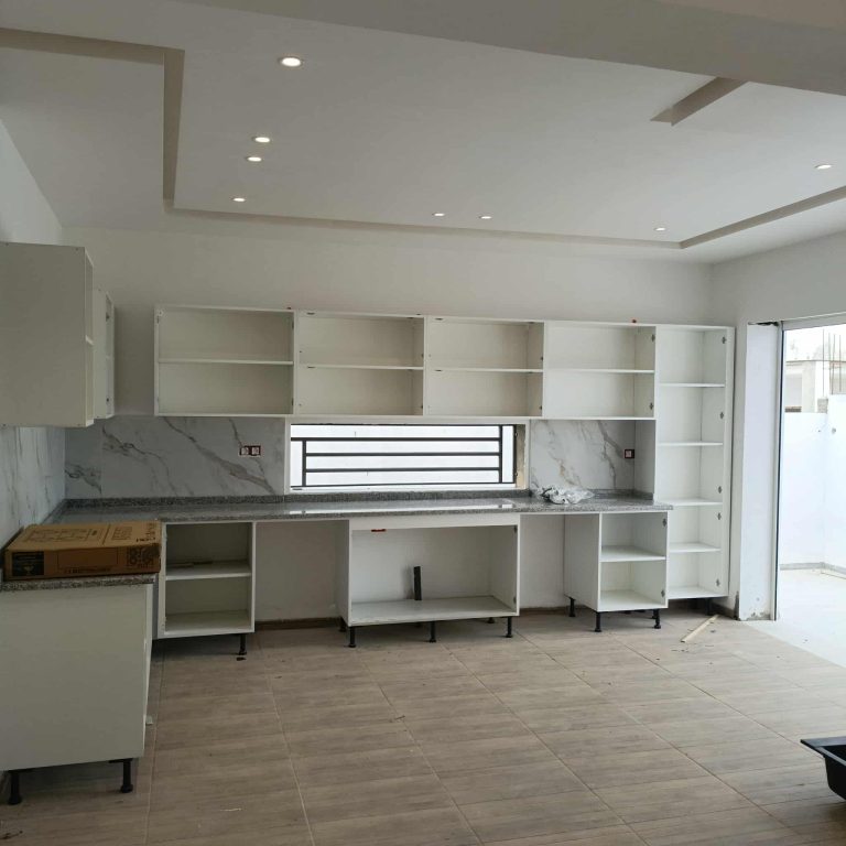 Av villa de 550mn et piscine à hammamet sud