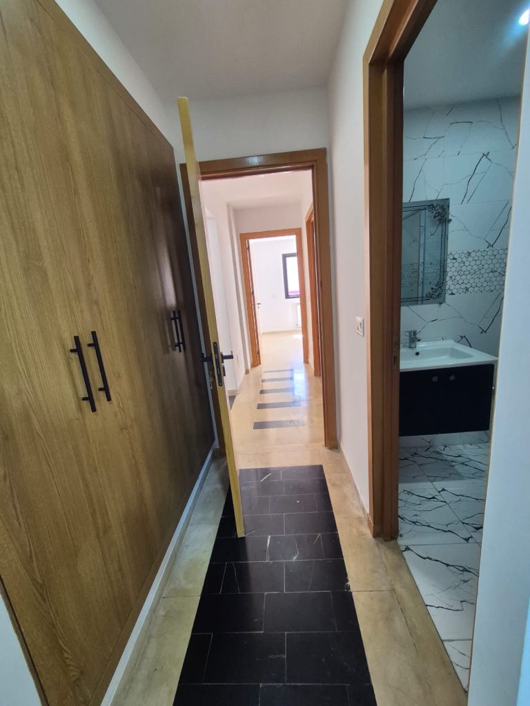 Appartement s2 &agrave; l'aouina cit&eacute; el wahat