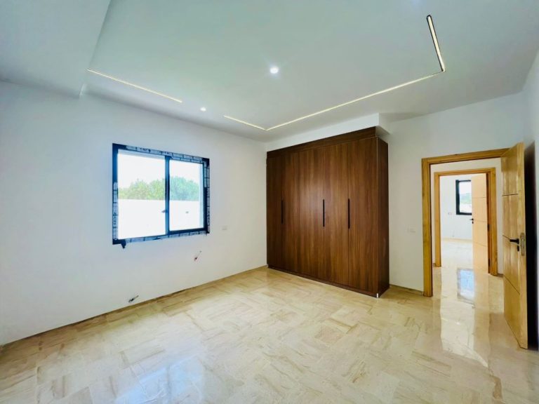V600 villa yanis p