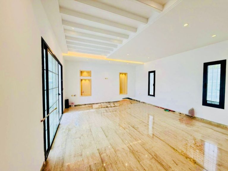 V639 villa santorini ui