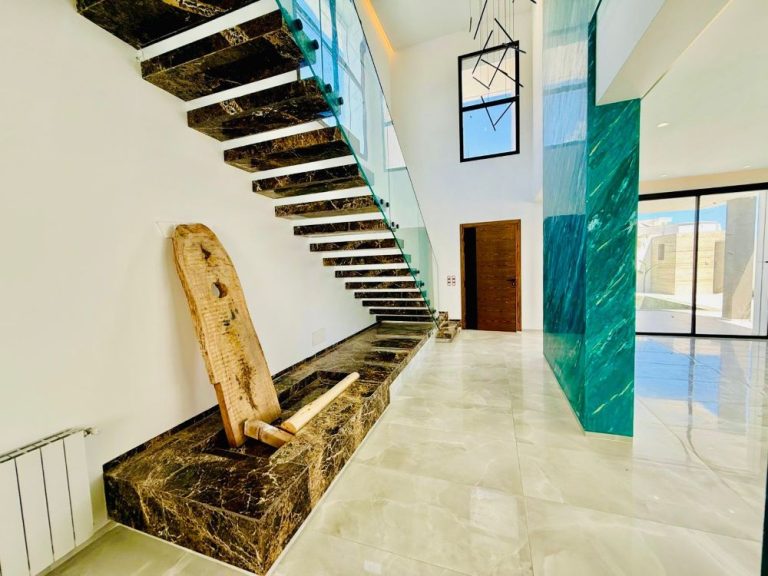 V624 villa narciso bc